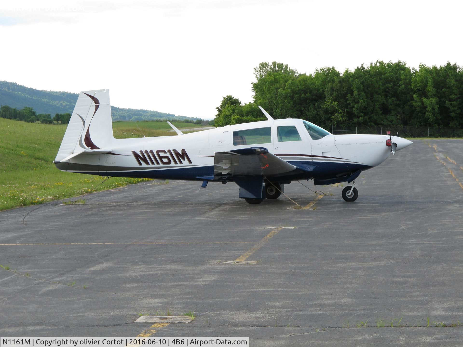 N1161M, 1982 Mooney M20K C/N 25-0657, the other side