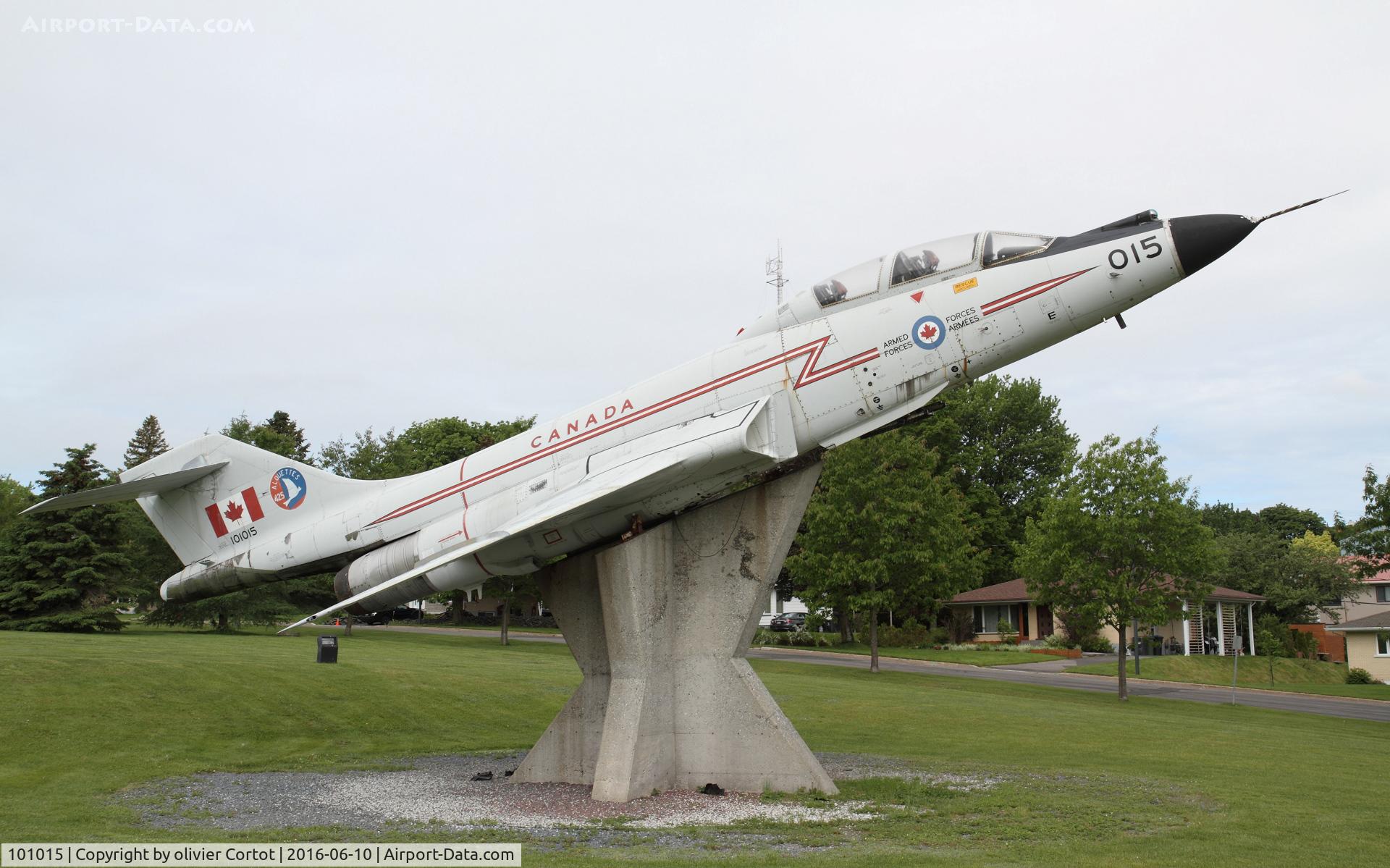 101015, 1957 McDonnell CF-101B Voodoo C/N 477, nice display near Quebec city