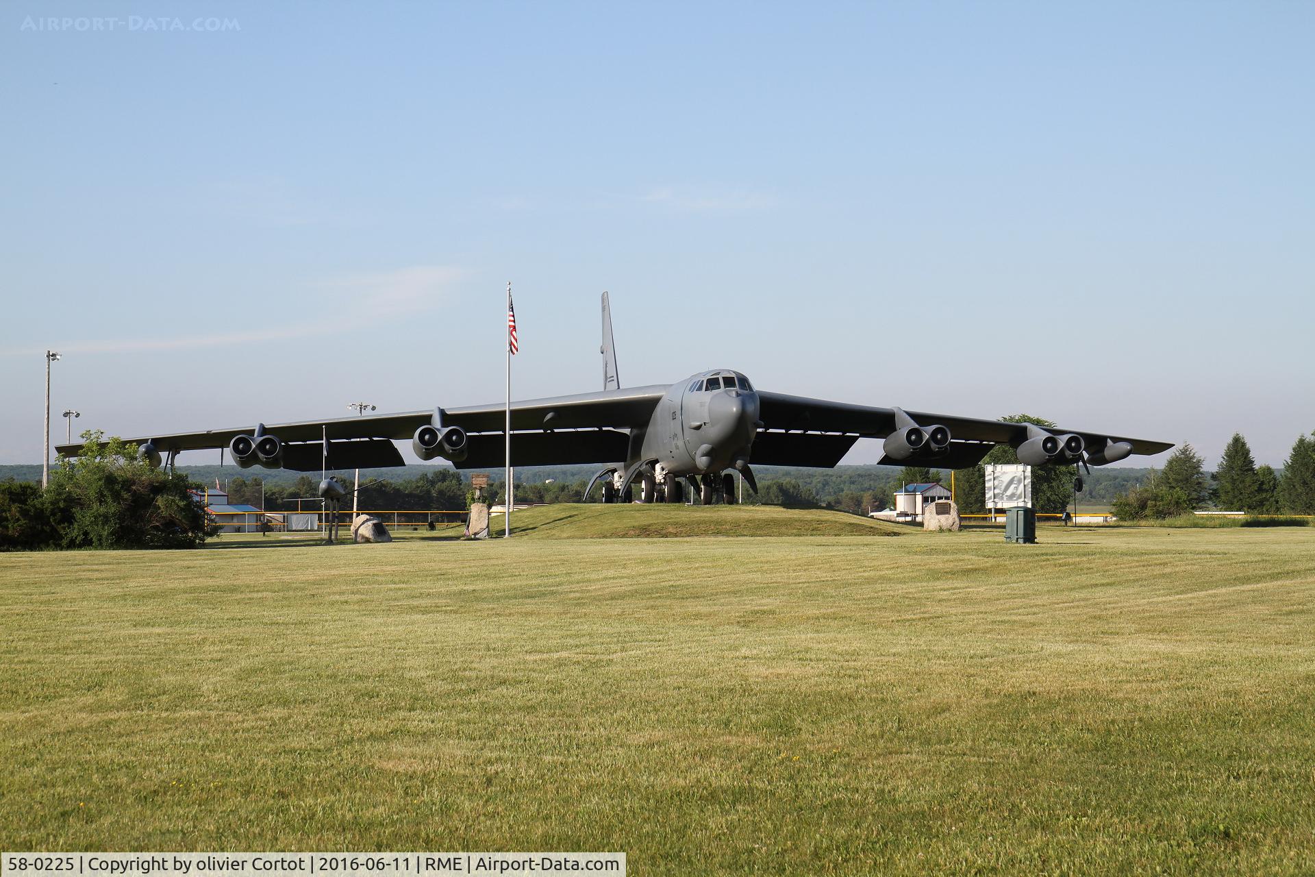 58-0225, 1958 Boeing B-52G Stratofortress C/N 464293, the large B-52 at Rome, NY