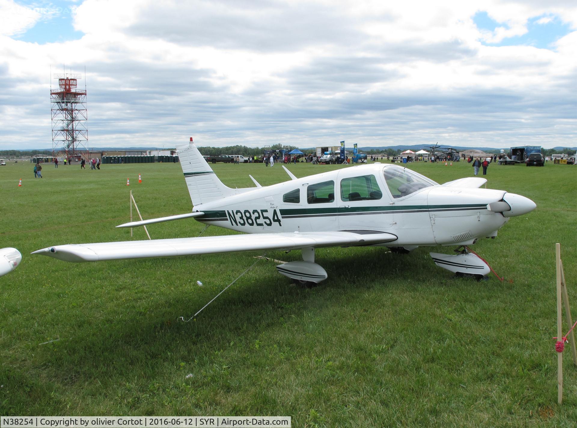 N38254, 1977 Piper PA-28-181 C/N 28-7790534, syracuse airshow 2016