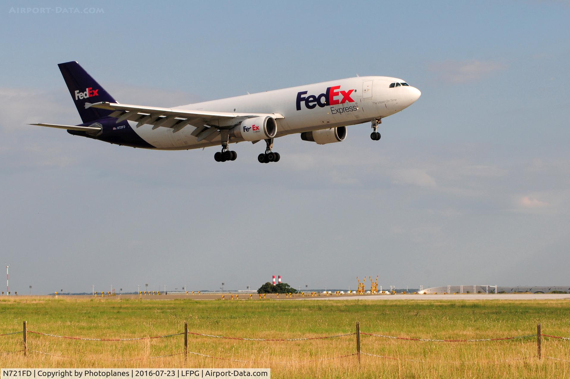 N721FD, 1988 Airbus A300B4-622R C/N 477, CDG landing