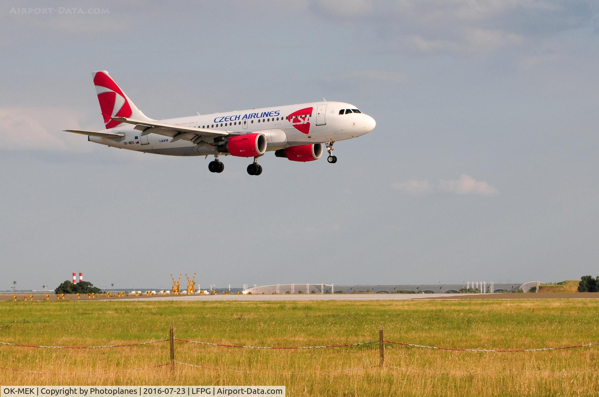 OK-MEK, 2007 Airbus A319-112 C/N 3043, cdg landing
