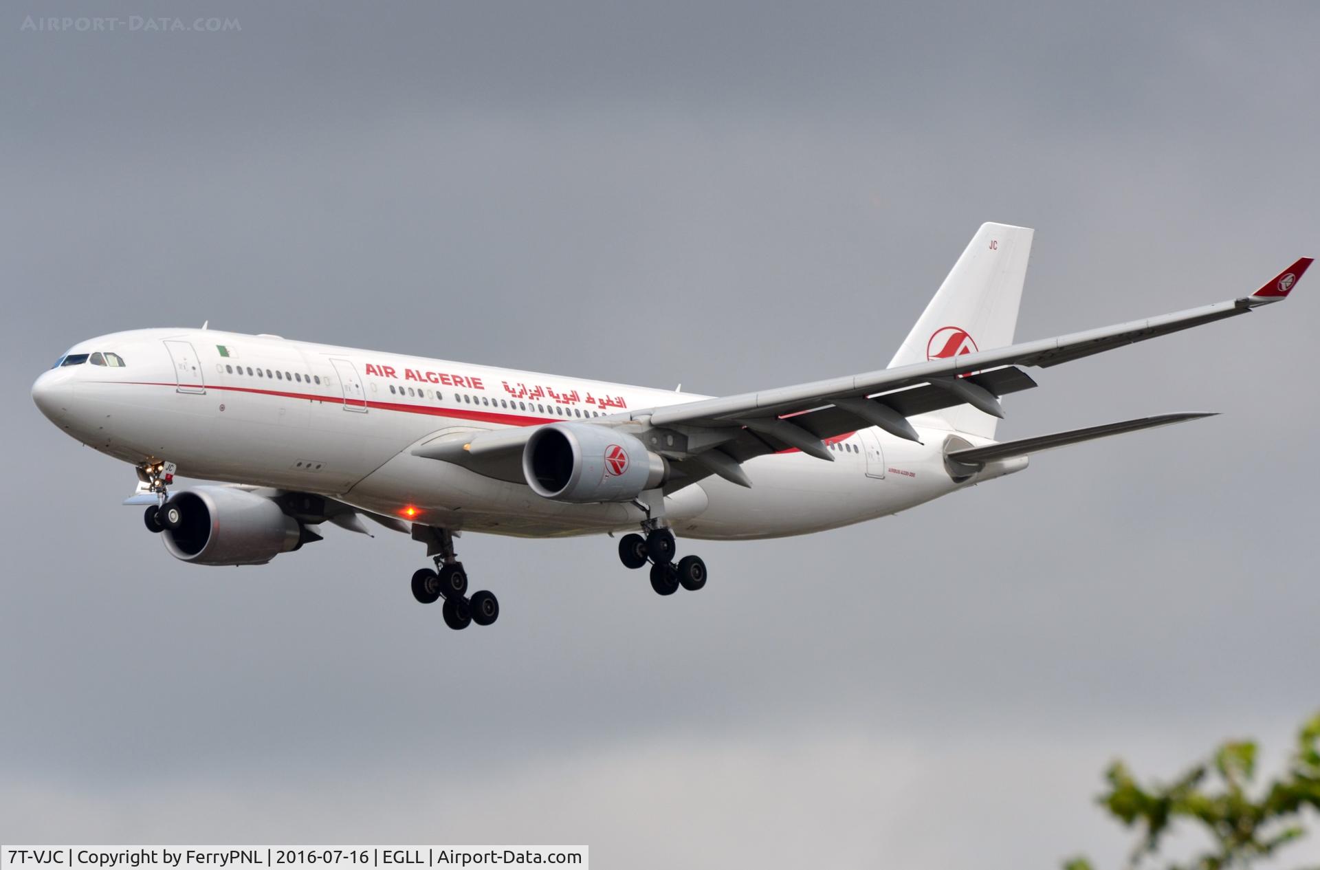 7T-VJC, 2015 Airbus A330-202 C/N 1649, Air Algerie A332 landing in LHR