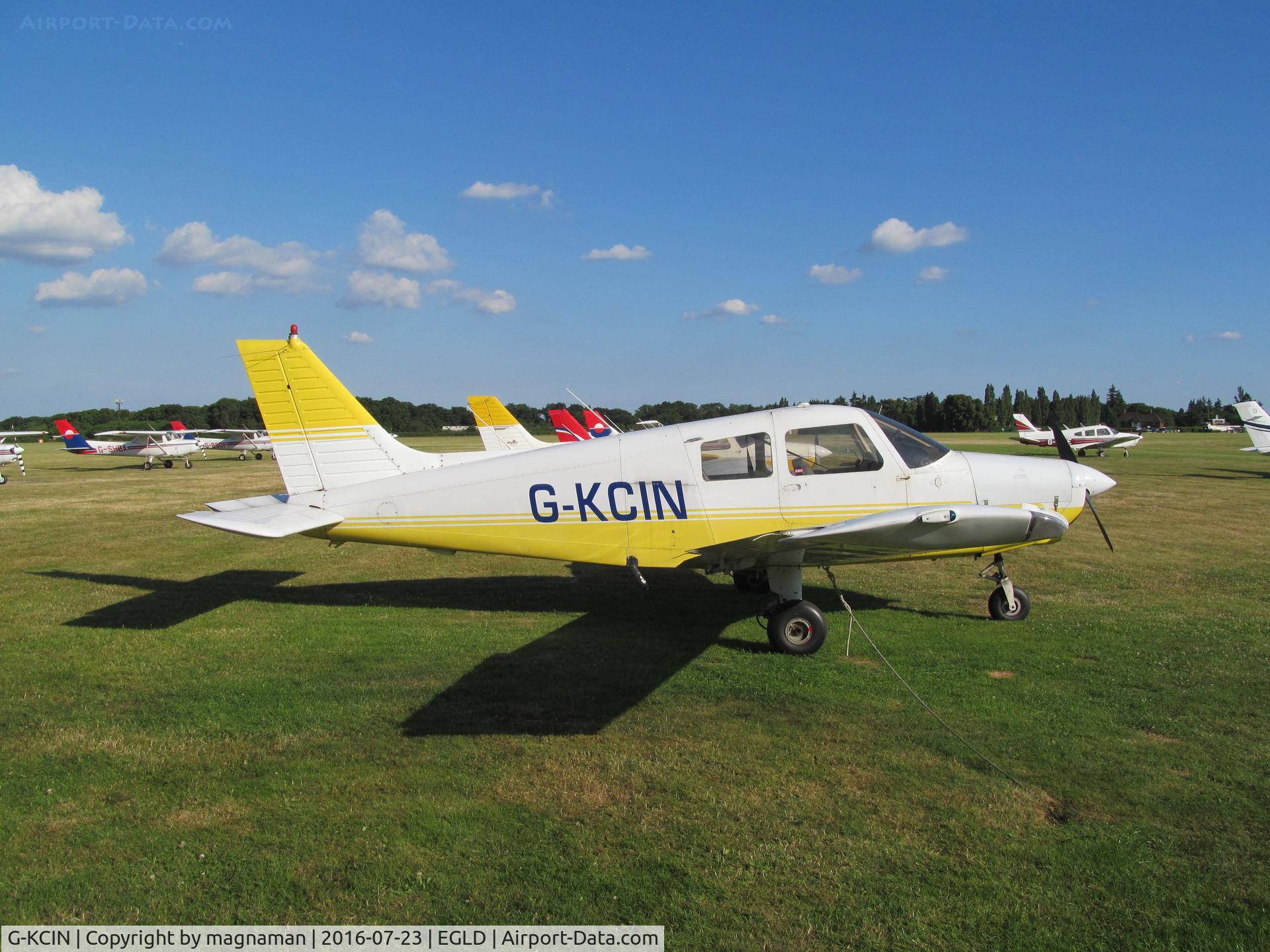 G-KCIN, 1989 Piper PA-28-161 Cadet C/N 2841102, in shiny sun at denham