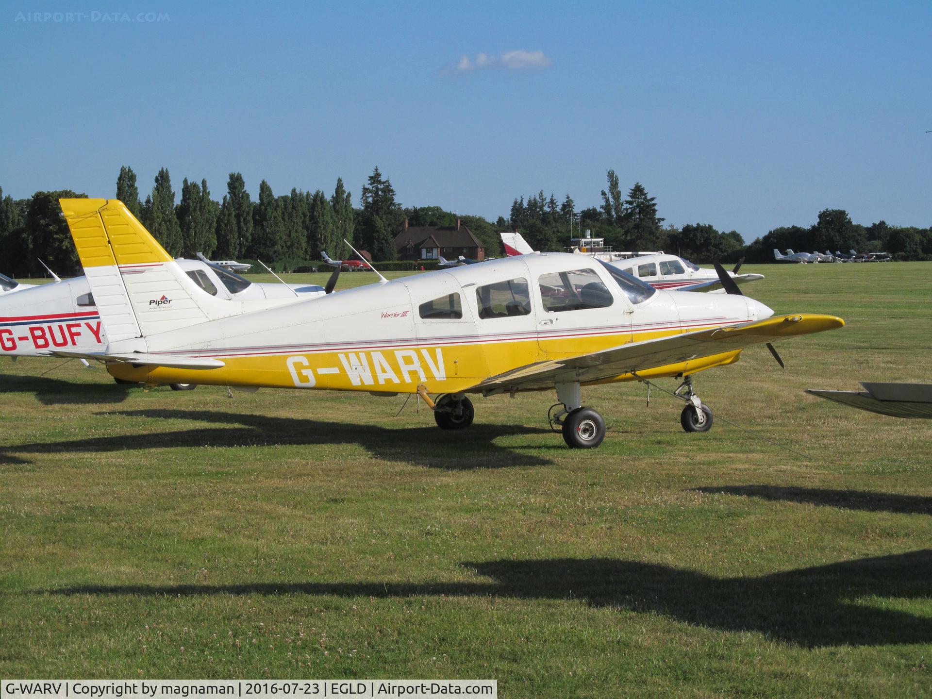 G-WARV, 1998 Piper PA-28-161 Cherokee Warrior III C/N 2842036, grass line up at denham
