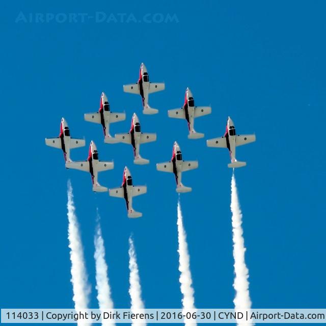 114033, Canadair CT-114 Tutor C/N 1033, #1 Leading the Formation