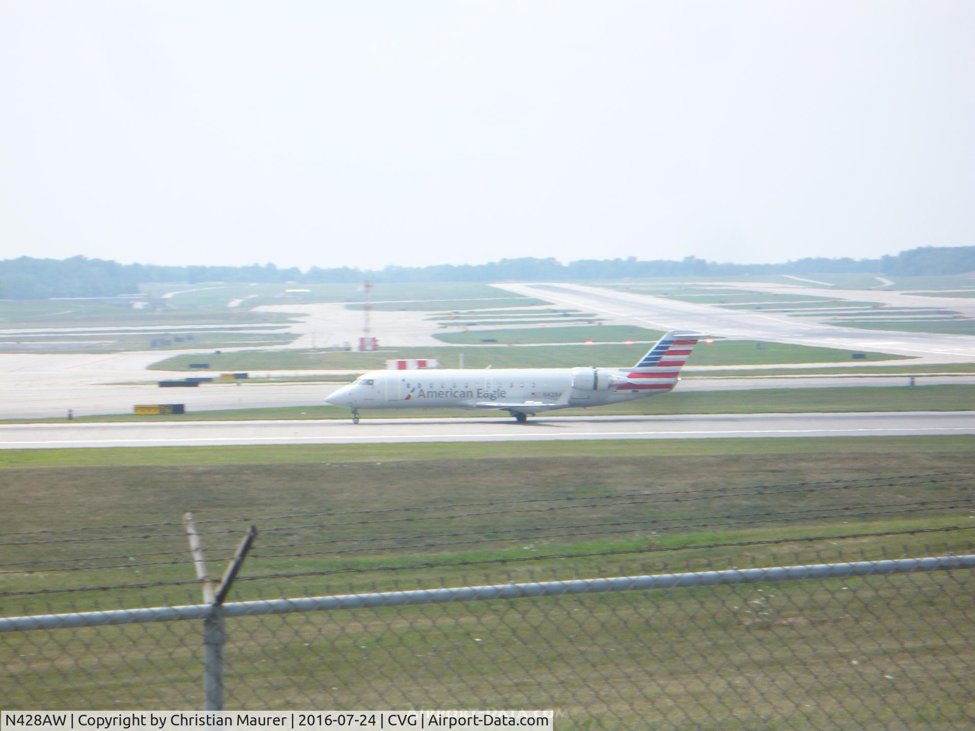 N428AW, 2002 Bombardier CRJ-200LR (CL-600-2B19) C/N 7695, American CRJ200