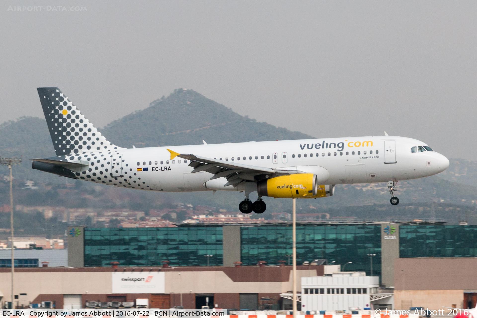 EC-LRA, 2005 Airbus A320-232 C/N 2479, Just about to land at Barcelona