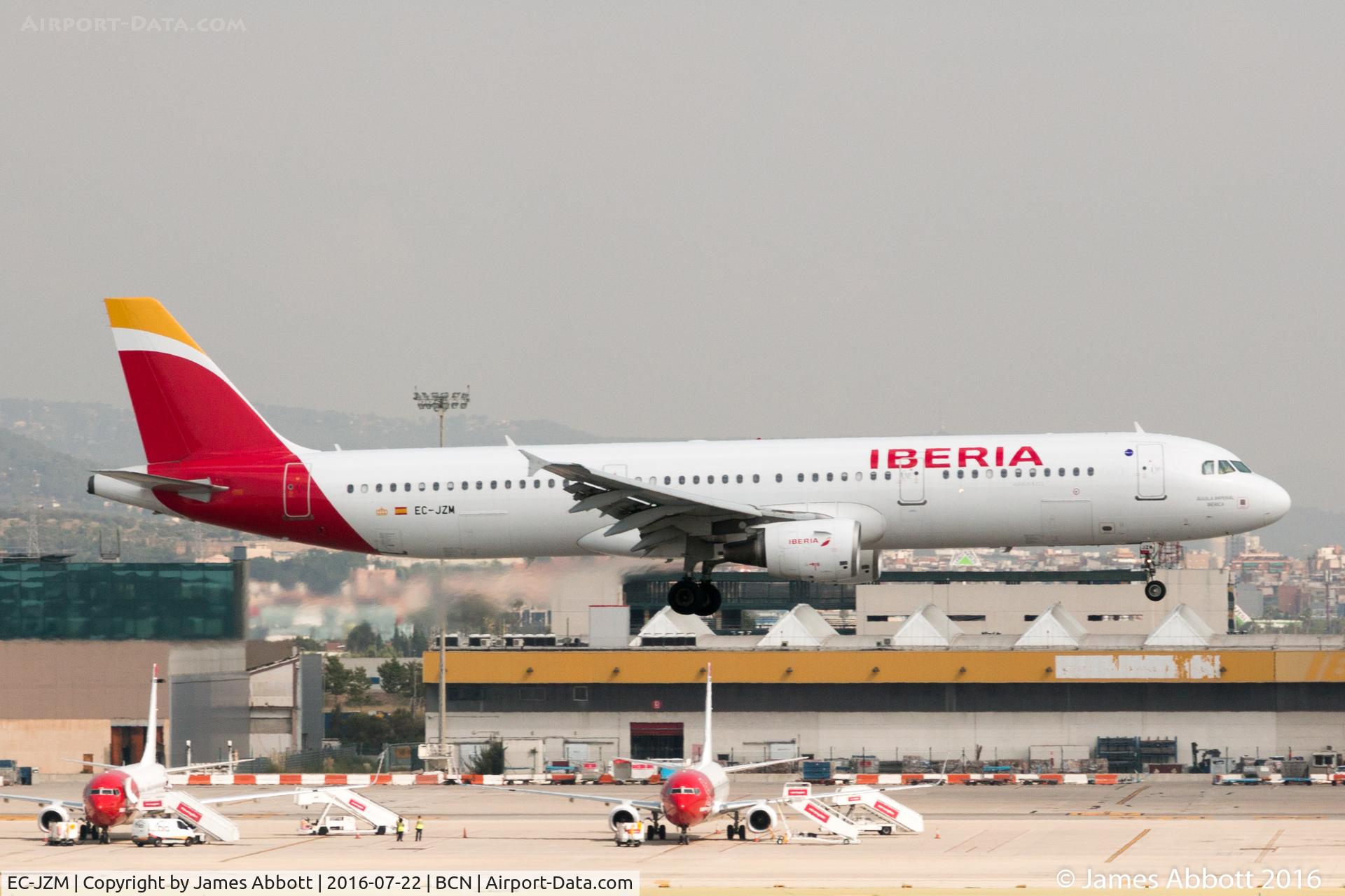 EC-JZM, 2007 Airbus A321-212 C/N 2996, Just about to land at Barcelona
