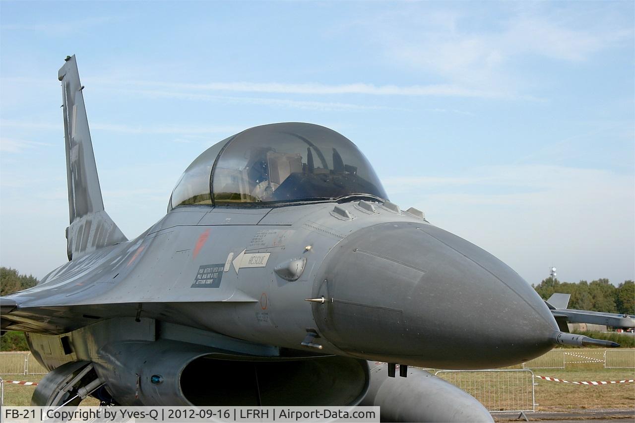 FB-21, General Dynamics F-16B Fighting Falcon C/N 6J-21, Belgian Air Force General Dynamics F-16BM Falcon, Static display, Lann Bihoué Naval Air Base (LFRH-LRT) Open day 2012
