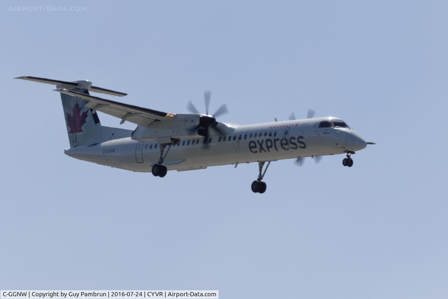 C-GGNW, 2011 De Havilland Canada DHC-8-402Q Dash 8 C/N 4388, Landing