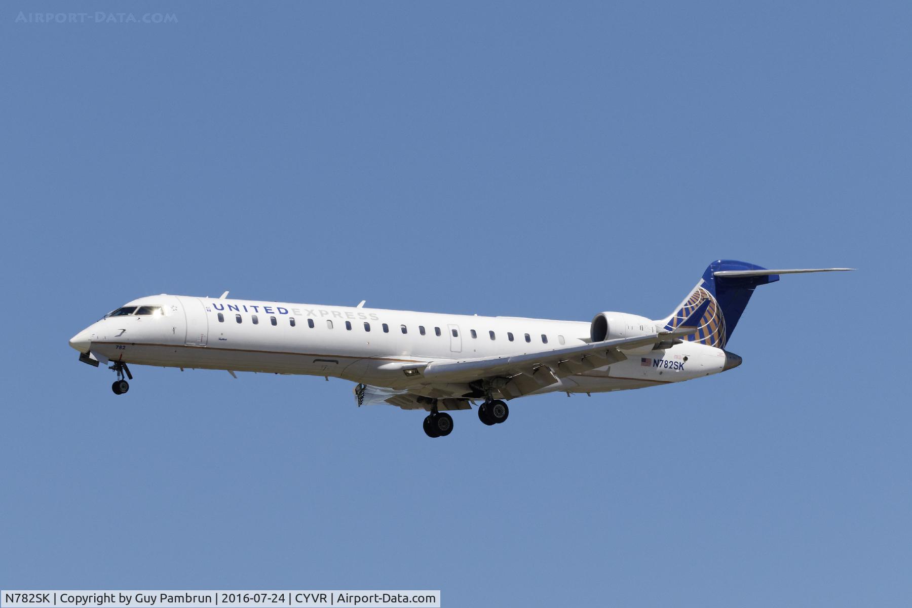 N782SK, Bombardier CRJ-701ER (CL-600-2C10) Regional Jet C/N 10278, Landing