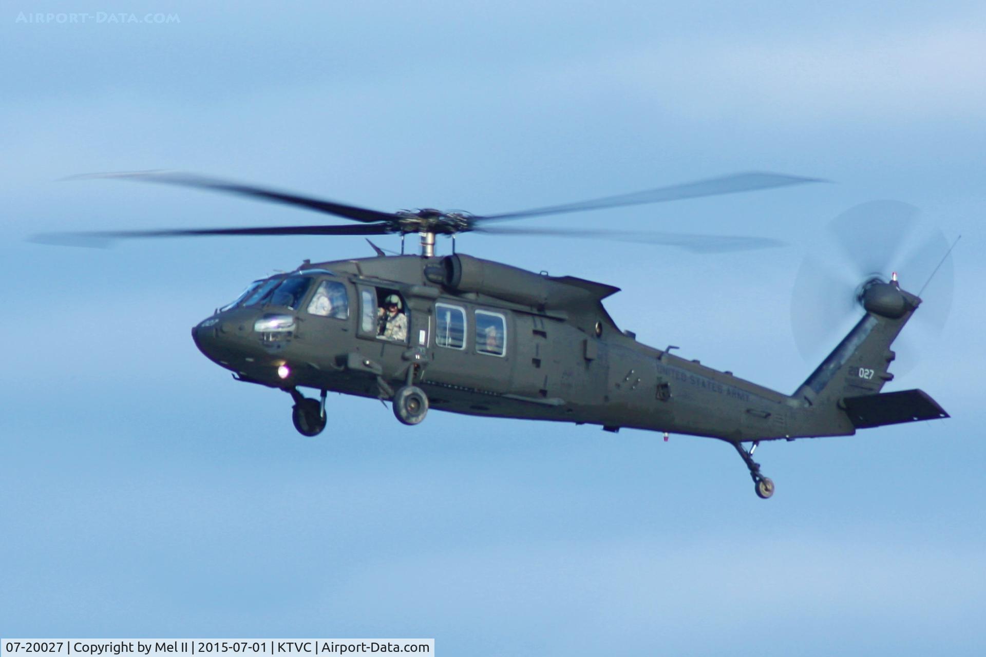 07-20027, 2007 Sikorsky UH-60M Black Hawk C/N 703143, Landing RWY 36