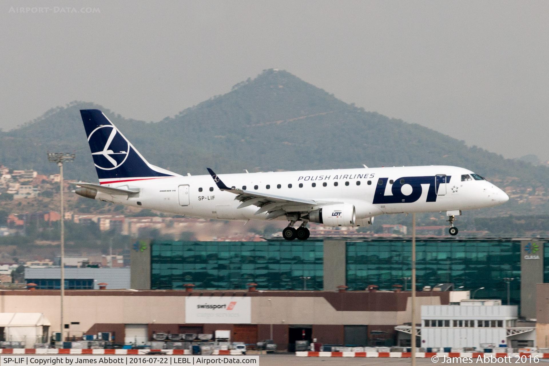 SP-LIF, 2006 Embraer 175STD (ERJ-170-200STD) C/N 17000154, About to land in Barcelona