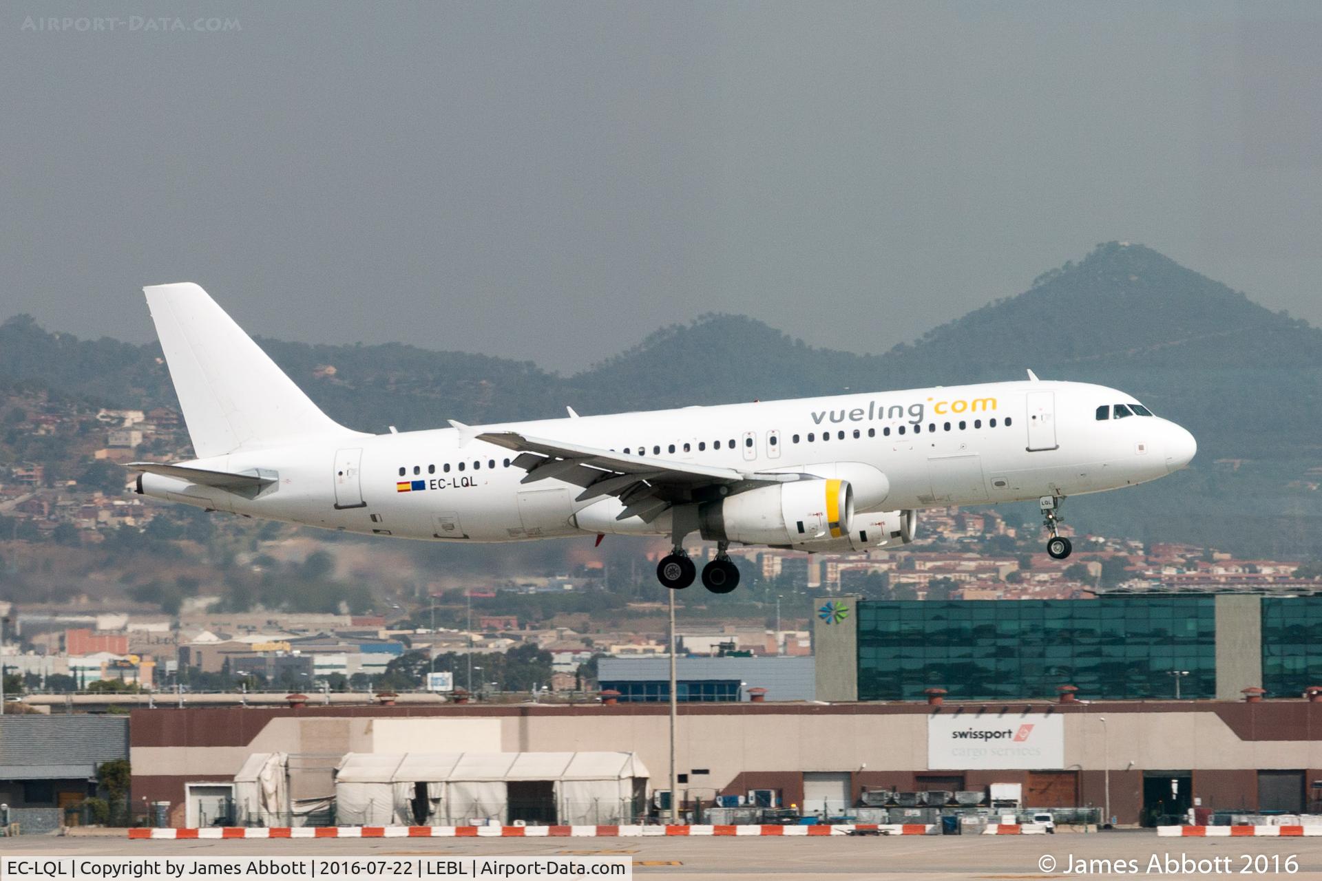 EC-LQL, 2002 Airbus A320-232 C/N 1749, About to land in Barcelona