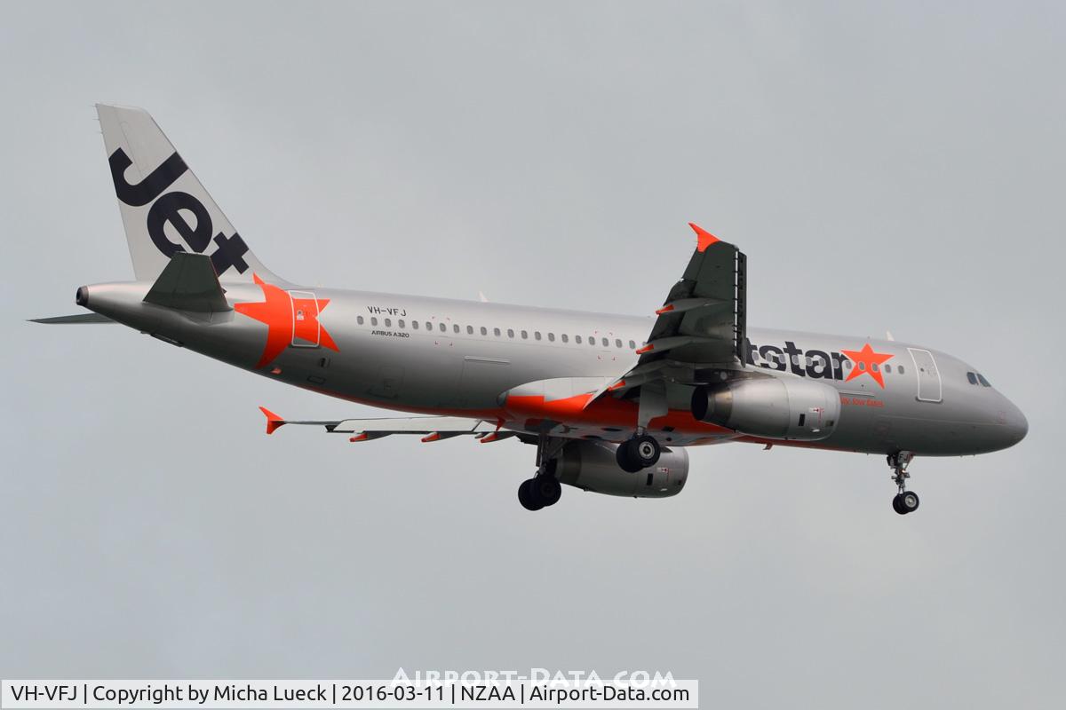 VH-VFJ, 2012 Airbus A320-232 C/N 5311, At Auckland