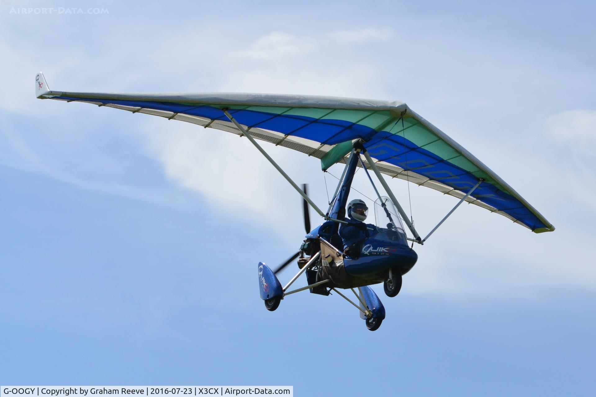 G-OOGY, 2009 P&M Aviation QuikR C/N 8458, Landing at Northrepps.