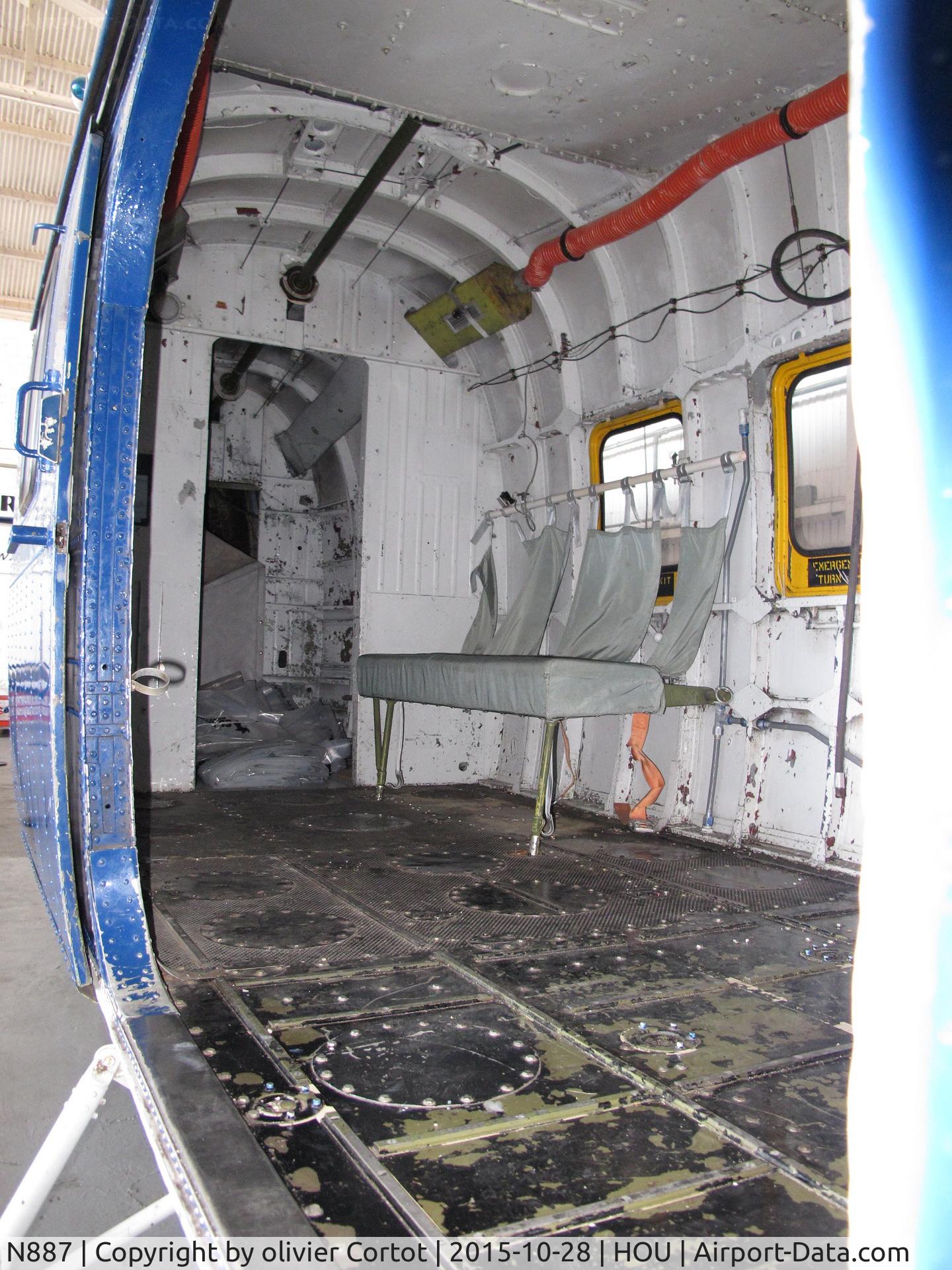 N887, 1957 Sikorsky S-58B C/N 58482, inside
