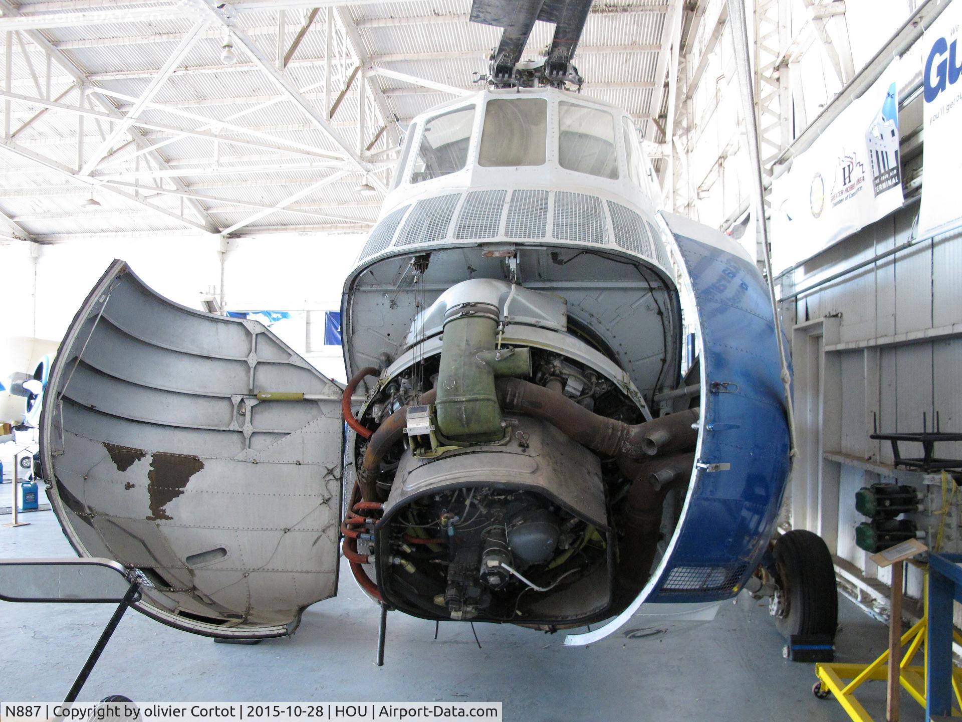 N887, 1957 Sikorsky S-58B C/N 58482, the engine