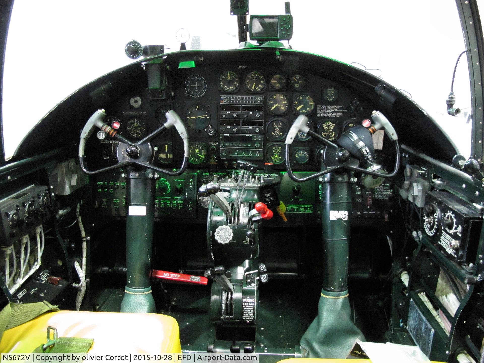 N5672V, 1945 North American B-25J Mitchell Mitchell C/N 108-47686, the cockpit