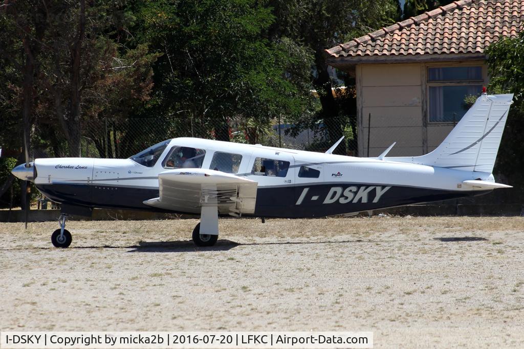 I-DSKY, 1976 Piper PA-32R-300 Cherokee Lance C/N 32R-7680295, Taxiing