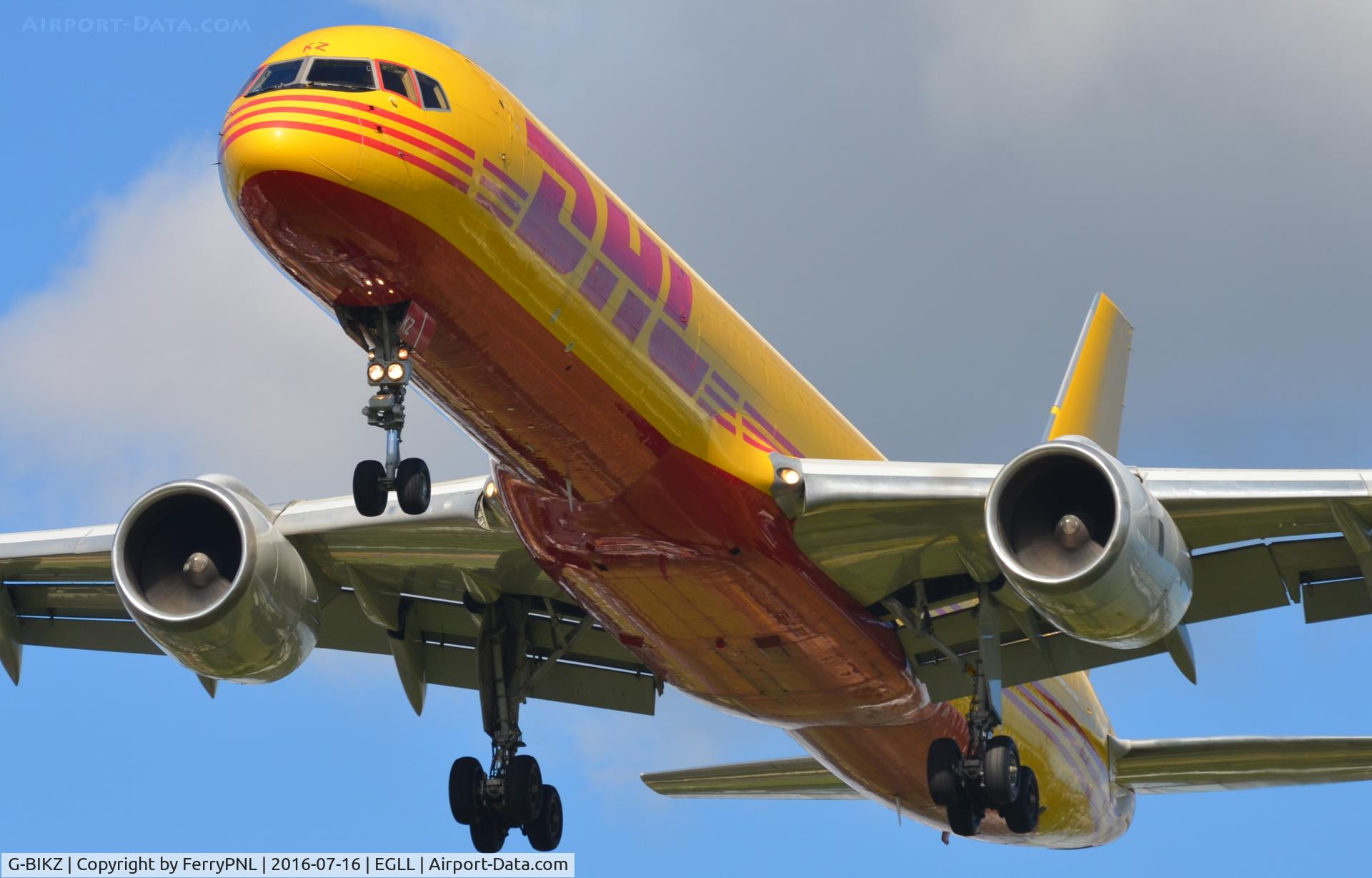 G-BIKZ, 1986 Boeing 757-236/SF C/N 23532, DHL B752F on short final