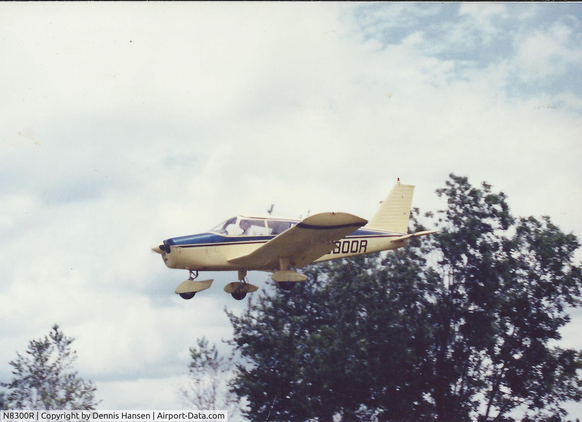 N8300R, 1966 Piper PA-28-140 Cherokee C/N 28-22168, Landing at Hartford AL