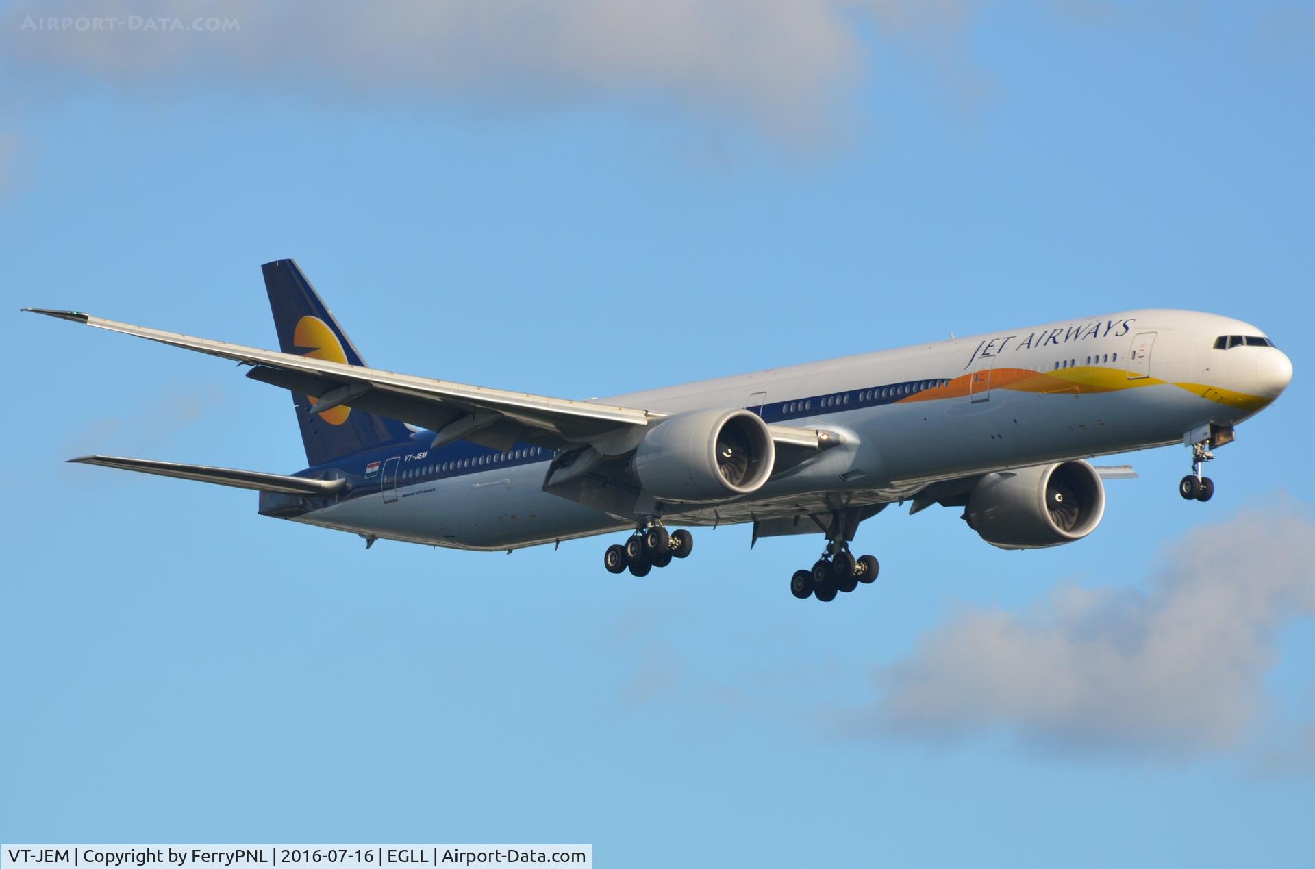 VT-JEM, 2007 Boeing 777-35R/ER C/N 35162, This Jet Airways B773 was directly behind the other.