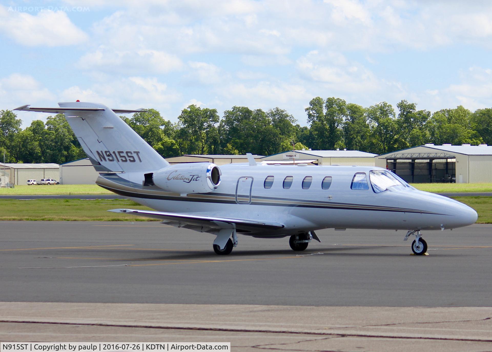 N915ST, 1999 Cessna 525 C/N 525-0301, At Downtown Shreveport.