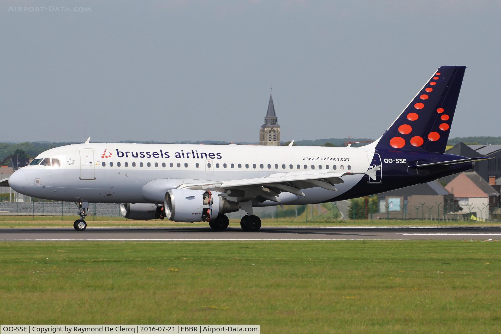 OO-SSE, 2006 Airbus A319-111 C/N 2700, Landing at Brussels on rwy 25L.