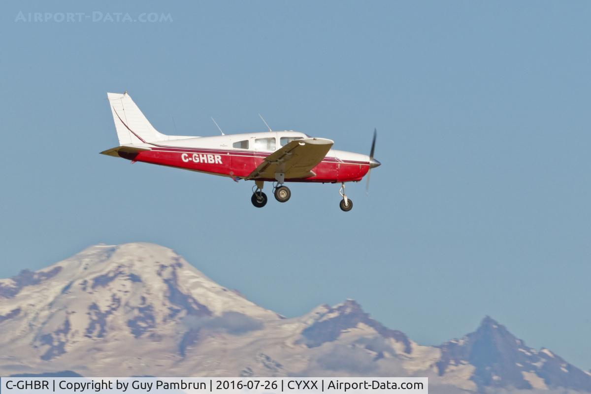 C-GHBR, 1974 Piper PA-28-151 C/N 28-7415413, Landing