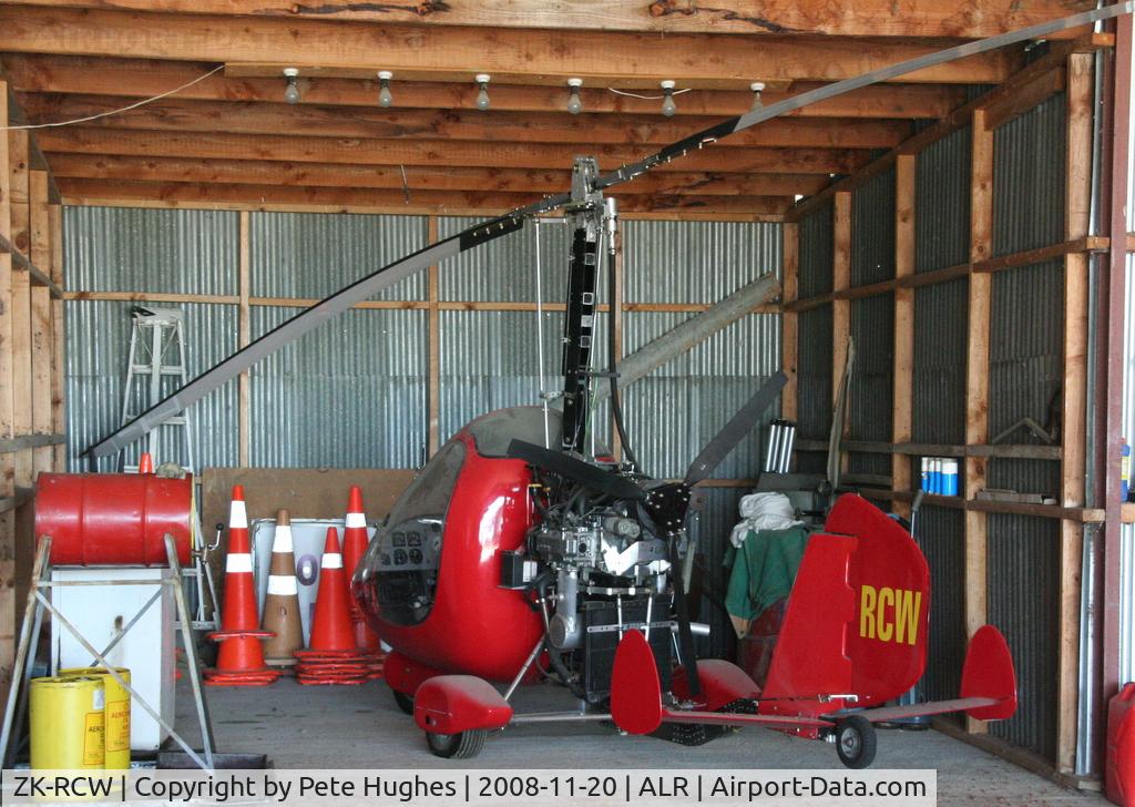 ZK-RCW, RAF 2000 GTX SE C/N H2-97-8-285, ZK-RCW RAF2000 at Alexandra, NZ