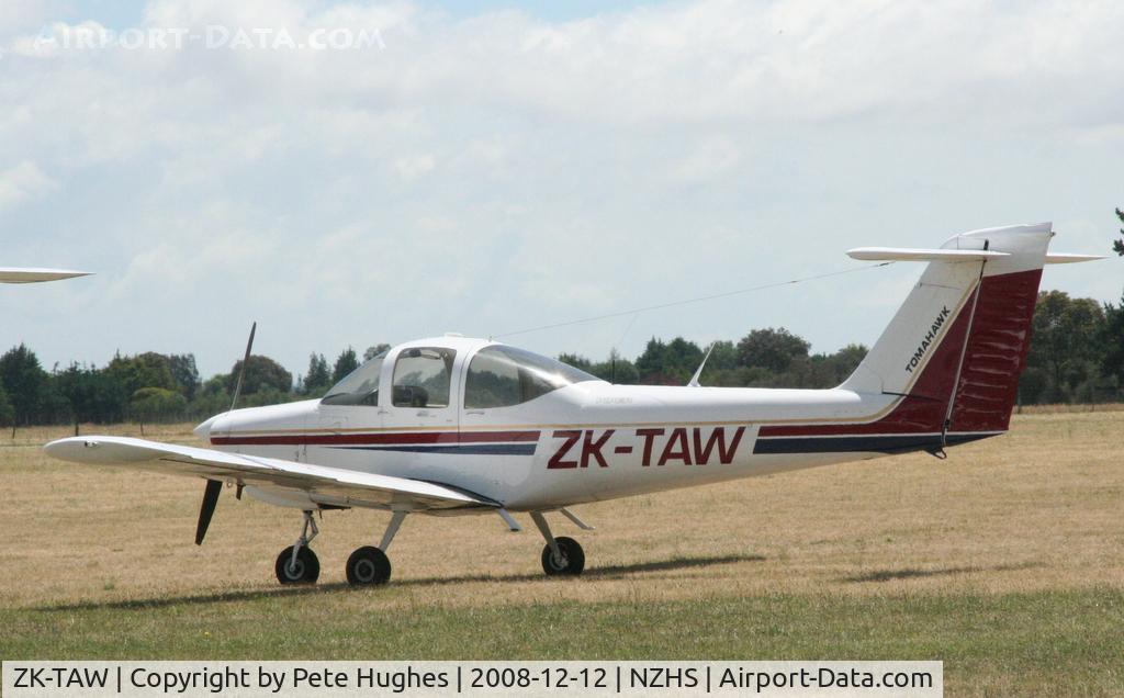 ZK-TAW, Piper PA-38-112 Tomahawk C/N 38-78A0716, ZK-TAW Pa38 Tomahawk at Hastings, NZ