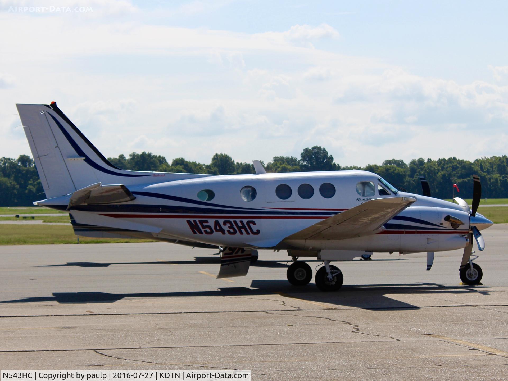 N543HC, 2001 Raytheon Aircraft Company C90A C/N LJ-1620, At Downtown Shreveport.
