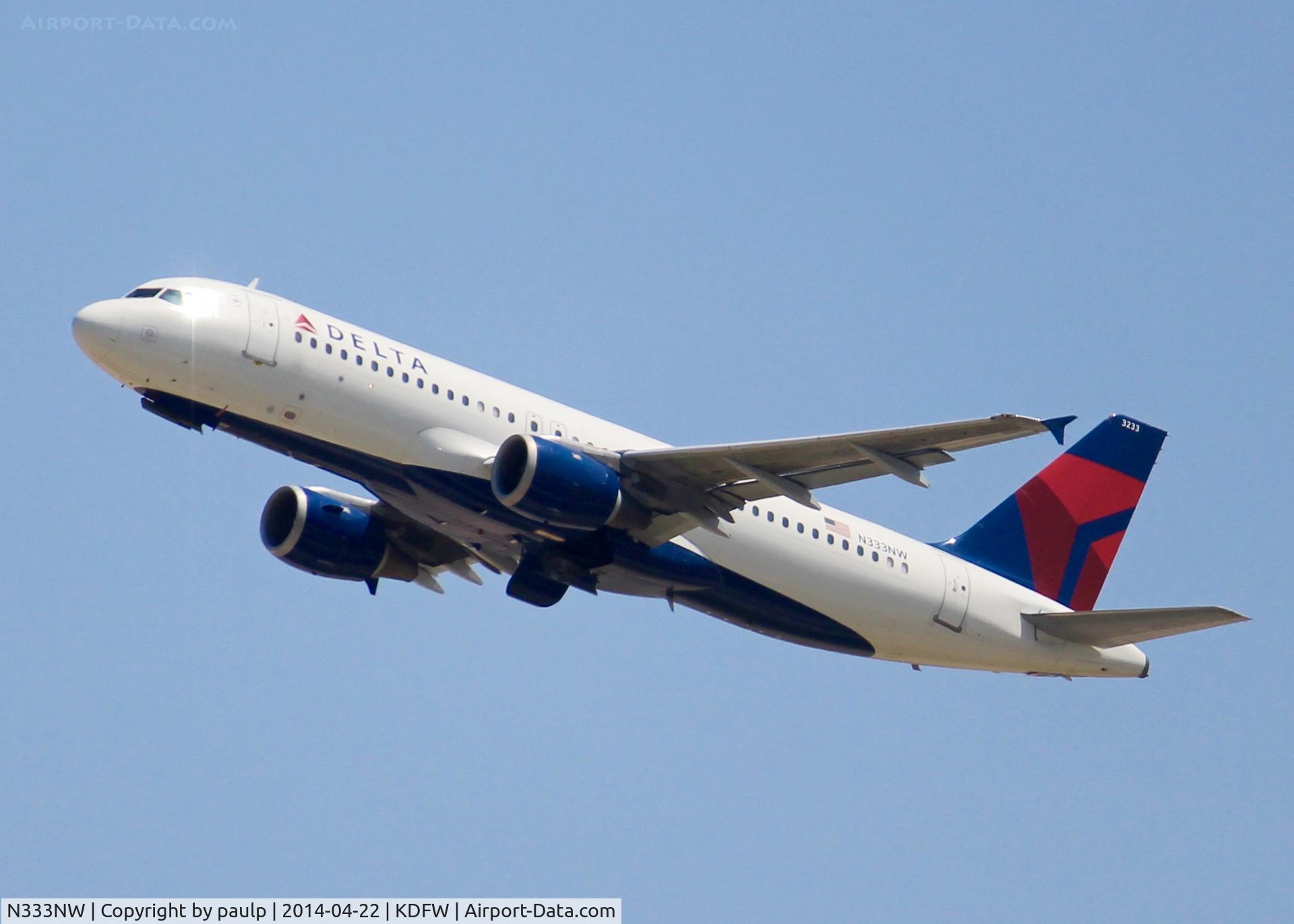 N333NW, 1992 Airbus A320-211 C/N 329, At DFW.
