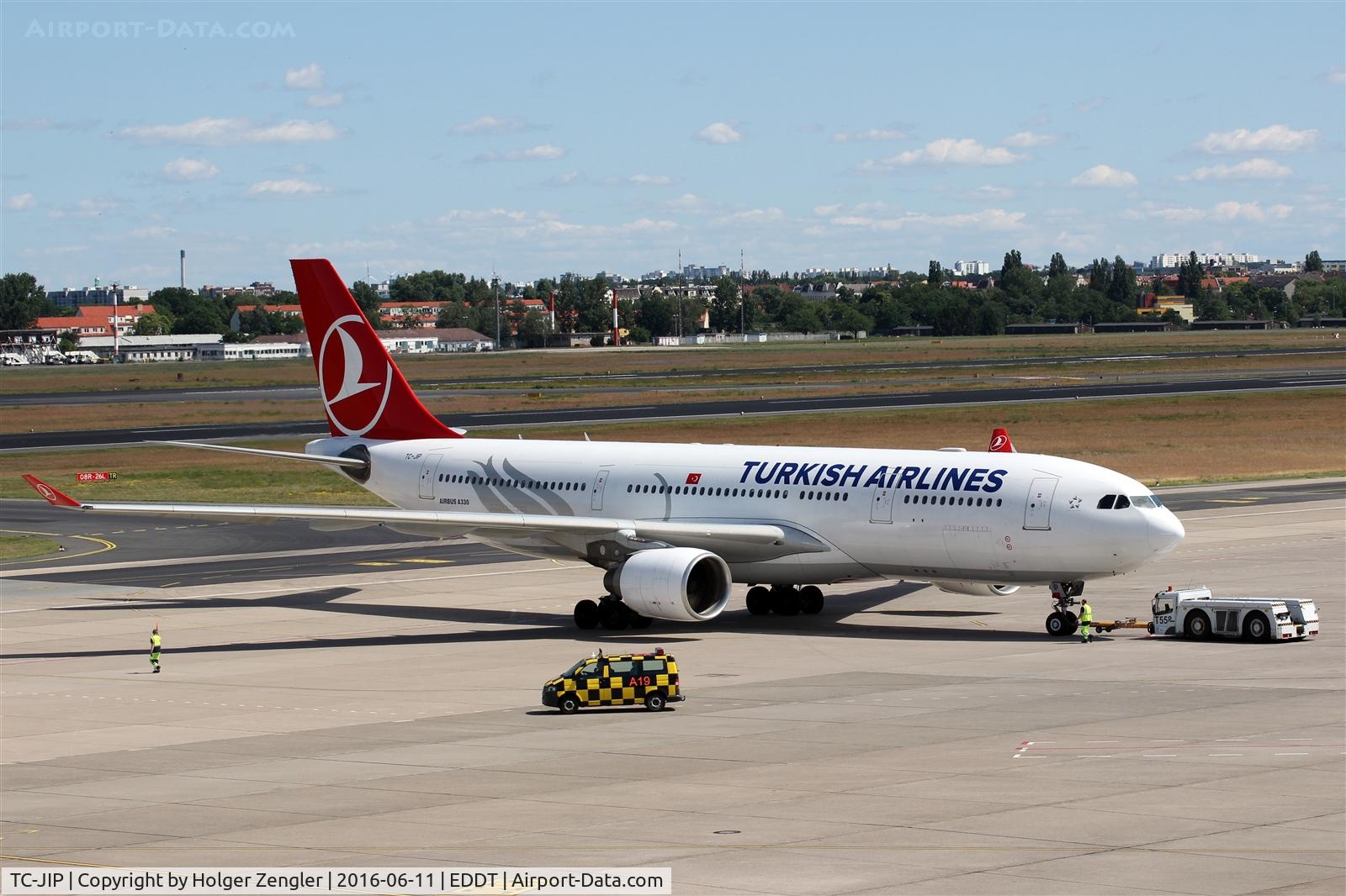 TC-JIP, 2007 Airbus A330-223 C/N 876, TXL waving good bye tour no.4 since 2011