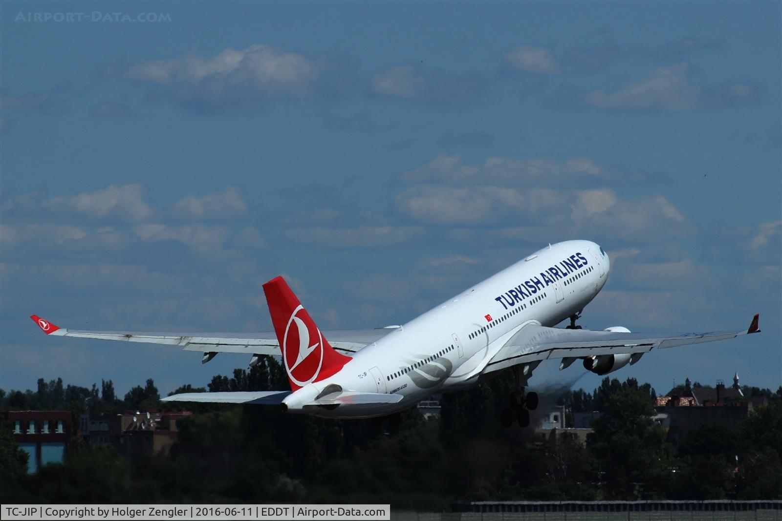 TC-JIP, 2007 Airbus A330-223 C/N 876, TXL waving good bye tour no.4 since 2011
