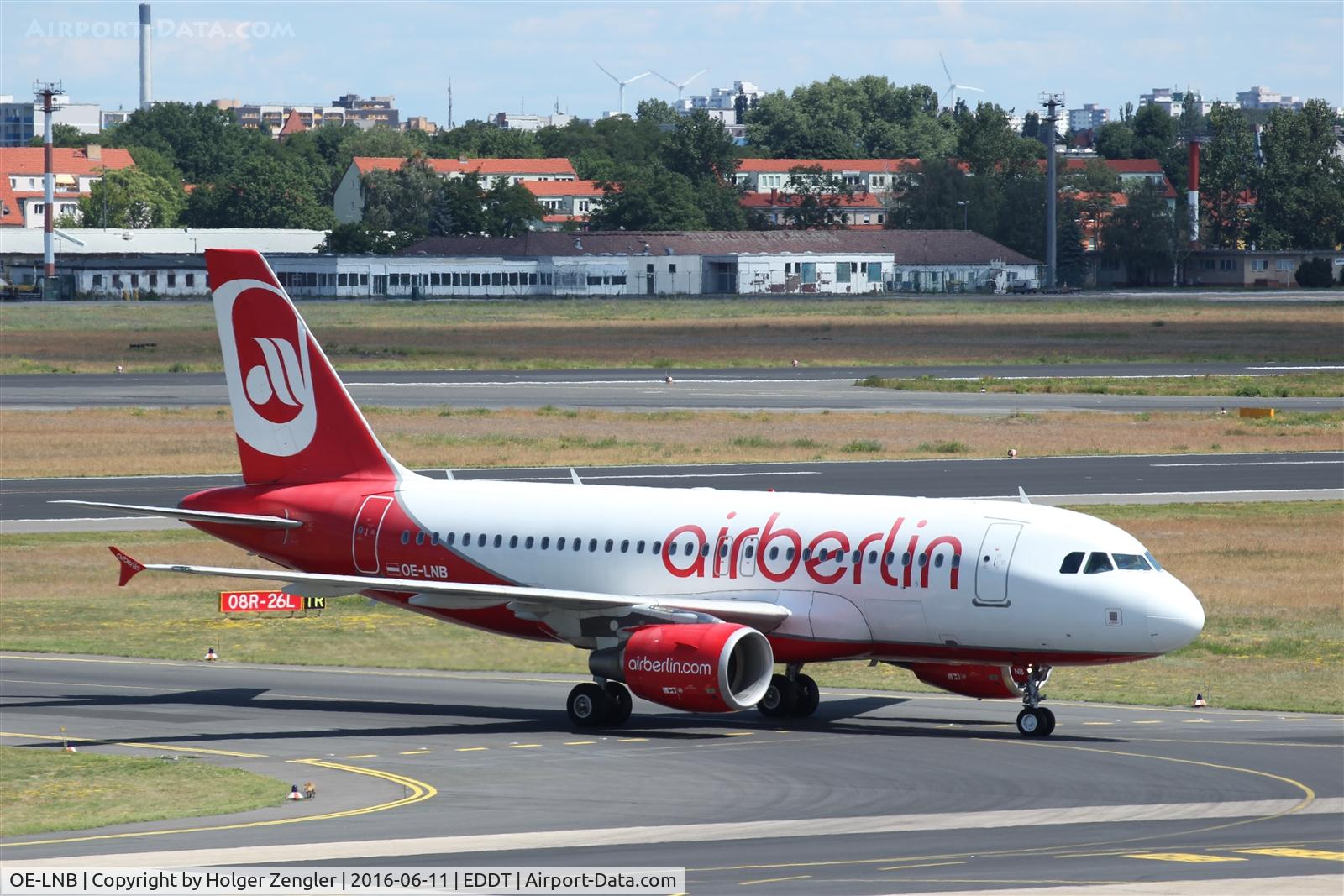 OE-LNB, 2008 Airbus A319-112 C/N 3447, TXL waving good bye tour no.4 since 2011