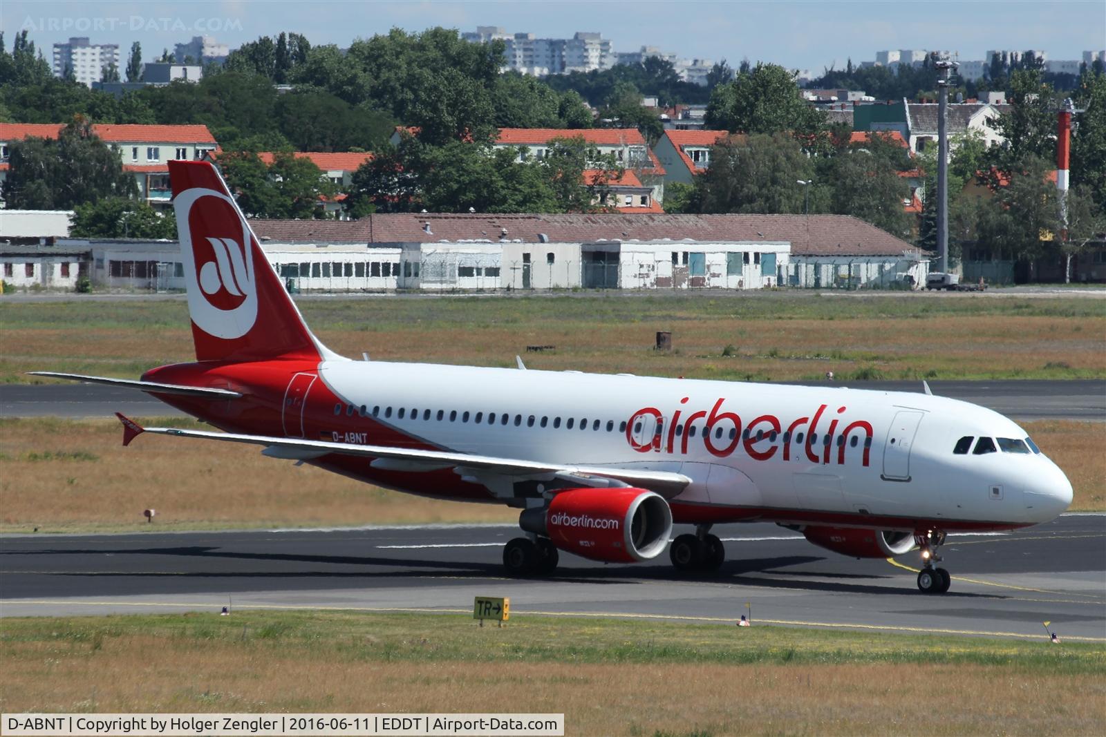 D-ABNT, 2005 Airbus A320-214 C/N 2562, TXL waving good bye tour no.4 since 2011