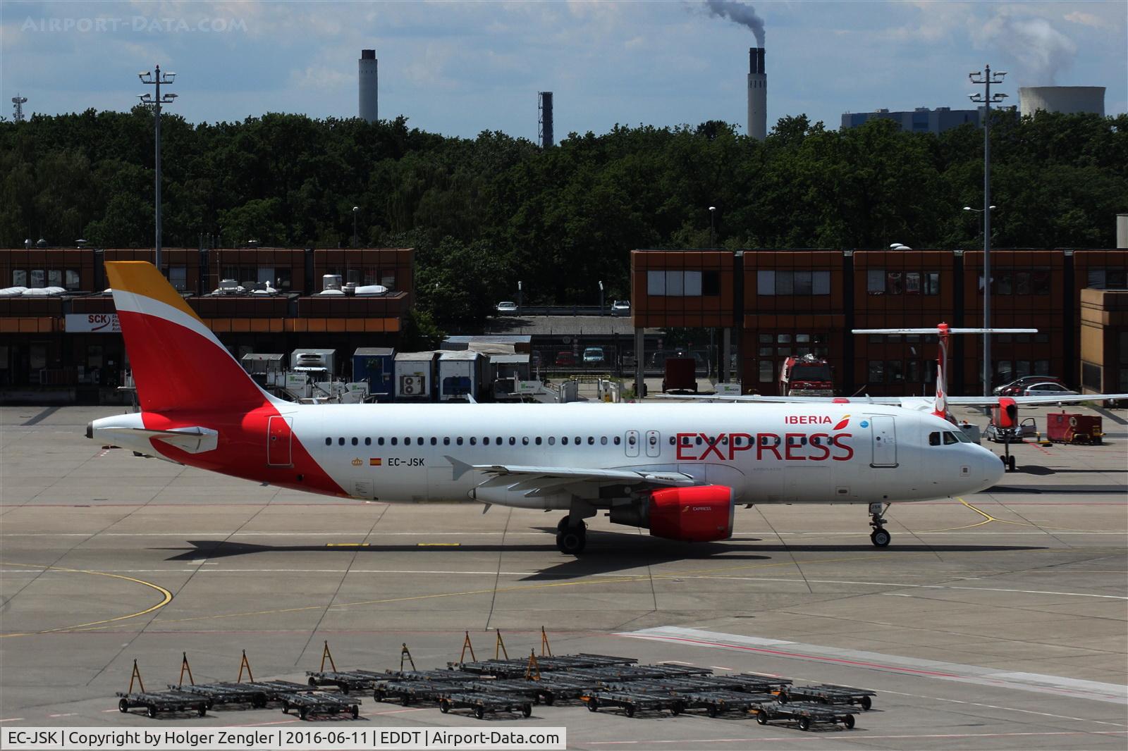 EC-JSK, 2006 Airbus A320-214 C/N 2807, TXL waving good bye tour no.4 since 2011