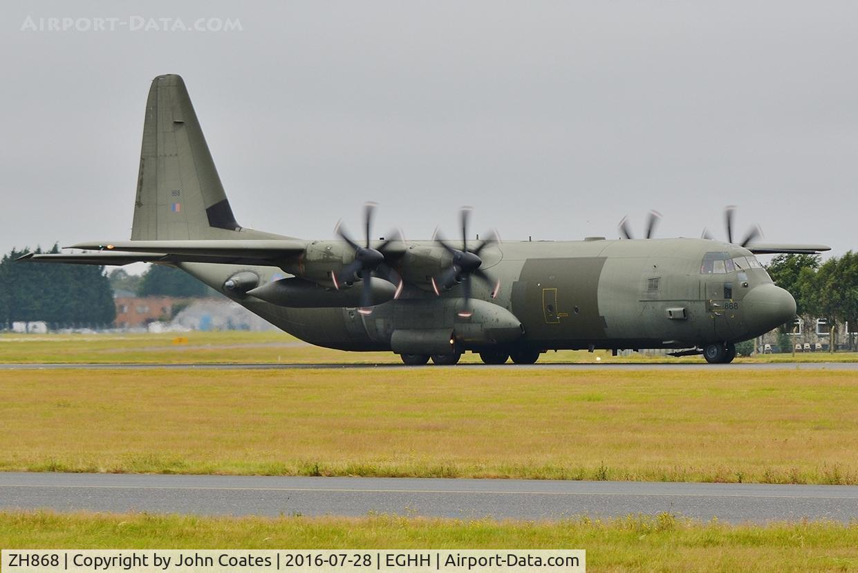 ZH868, 1997 Lockheed Martin C-130J-30 Hercules C.4 C/N 382-5443, Backtracking to depart