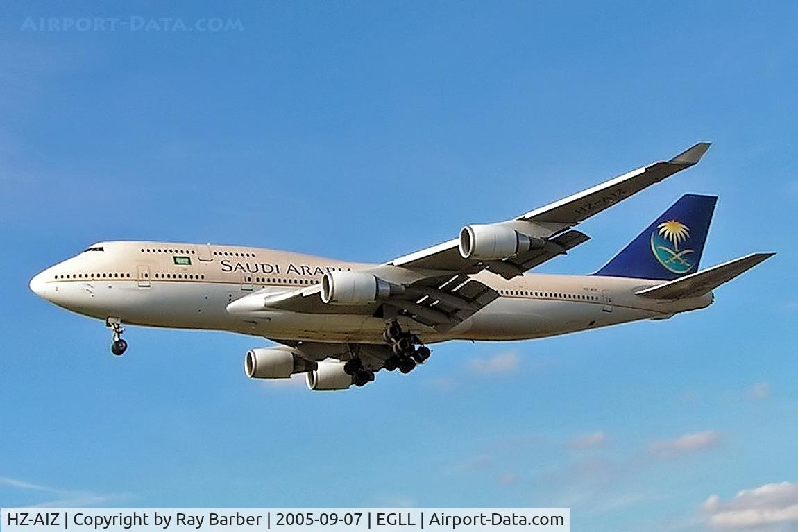 HZ-AIZ, 2001 Boeing 747-468 C/N 28343, Boeing 747-468 [28343] (Saudi Arabian Airlines) Heathrow~G 07/09/2005. On finals 27L.