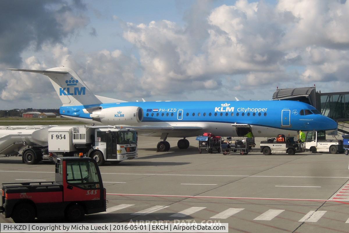 PH-KZD, 1997 Fokker 70 (F-28-0070) C/N 11582, At Kastrup