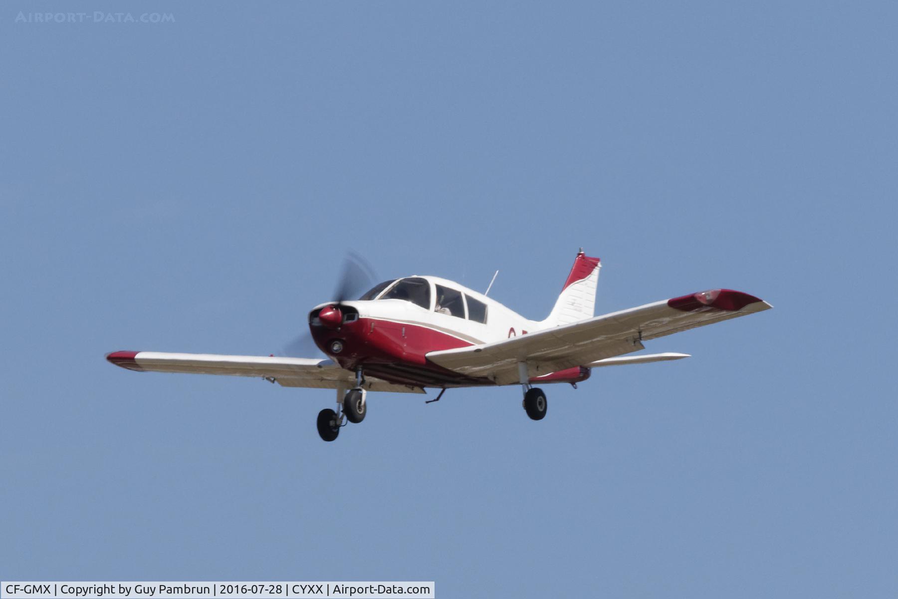 CF-GMX, 1973 Piper PA-28-140 F C/N 28-7325643, Landing