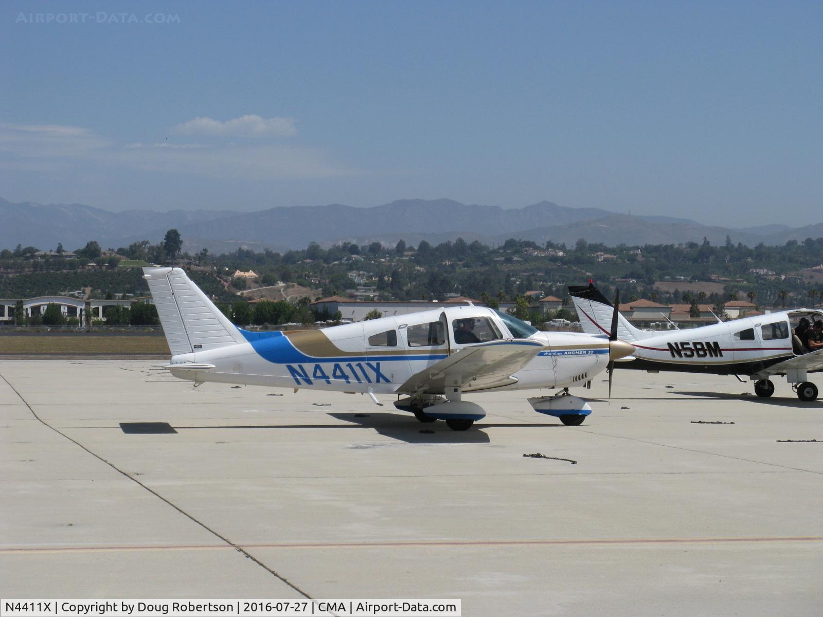 N4411X, 1975 Piper PA-28-181 C/N 28-7690013, 1975 Piper PA-28-181 ARCHER, Lycoming O&VO-360 180 Hp, taxi on transient ramp