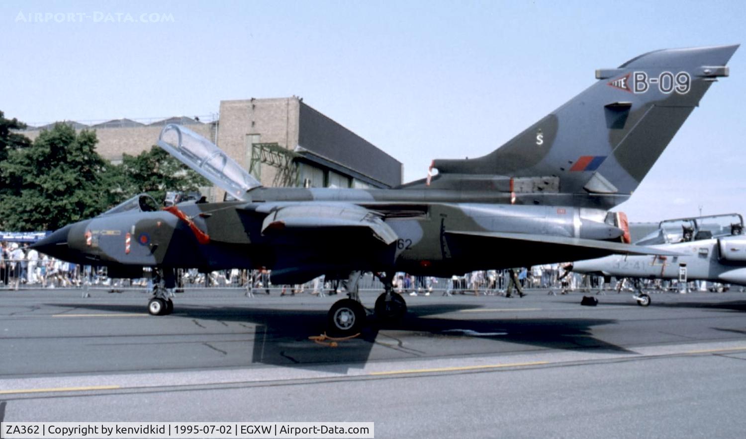 ZA362, 1981 Panavia Tornado GR.1(T) C/N 043/BT012/3023, Airshow 1995