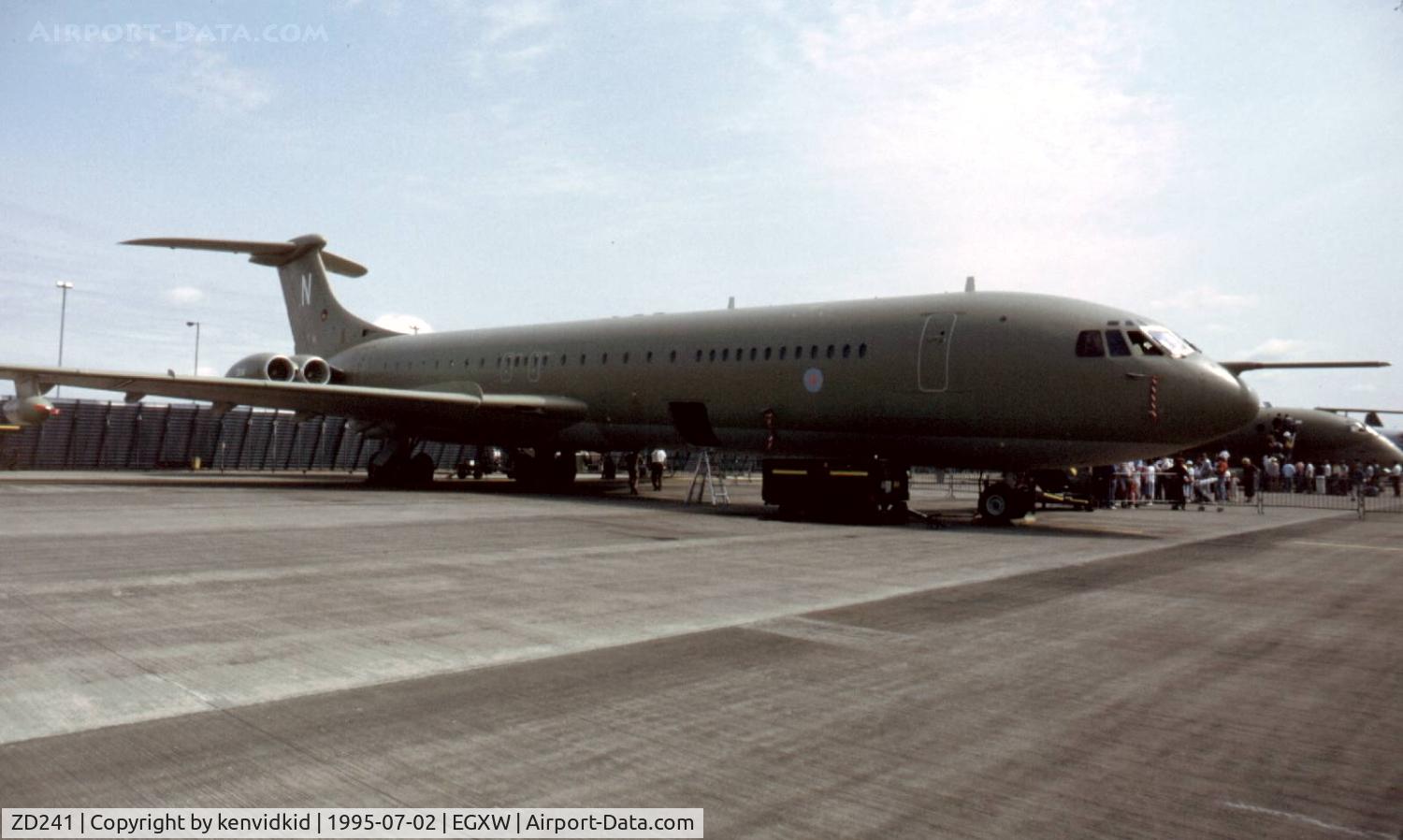 ZD241, 1968 Vickers Super VC10 K.4 C/N 863, Airshow 1995