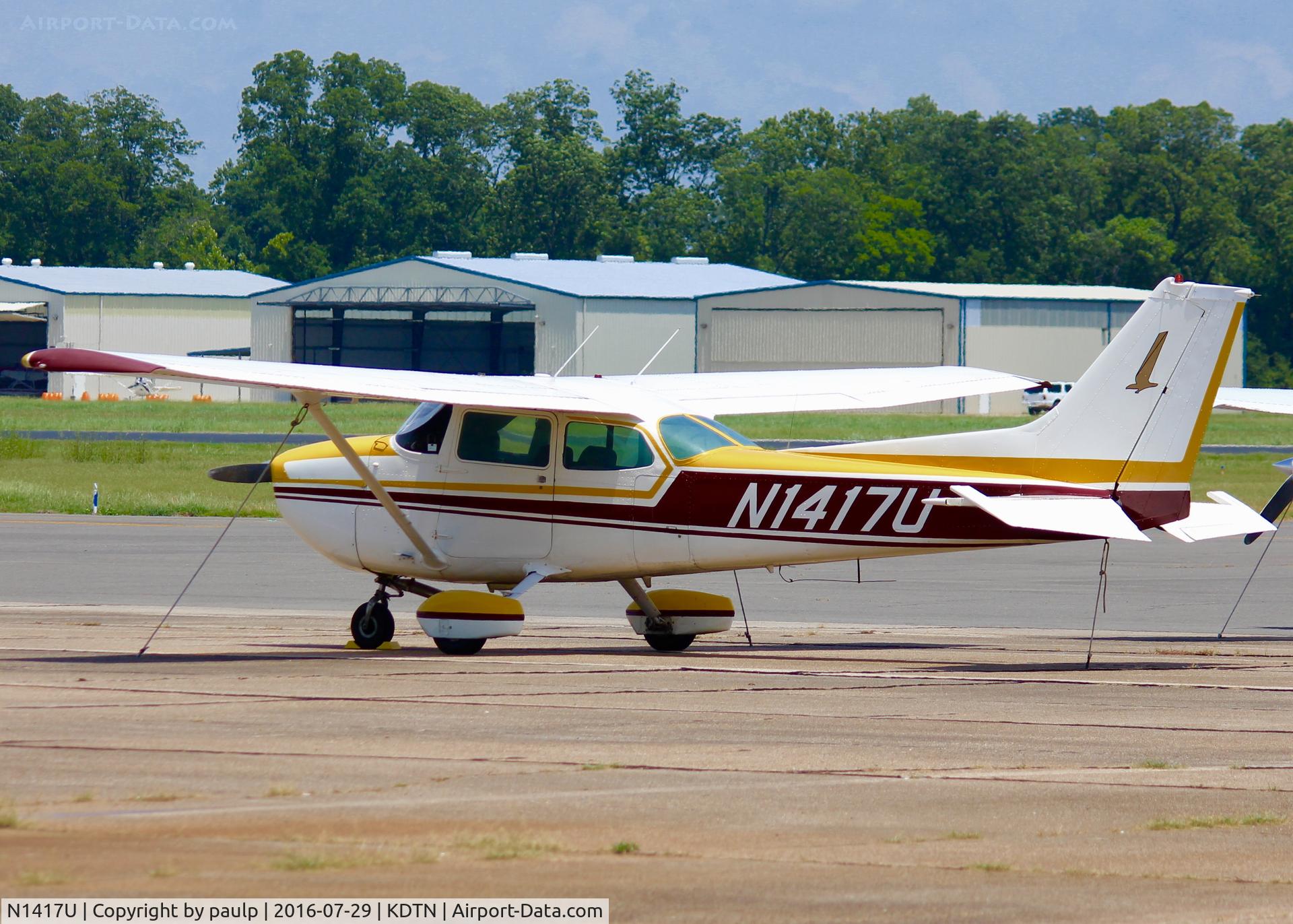 N1417U, 1976 Cessna 172M C/N 17267085, At Downtown Shreveport.