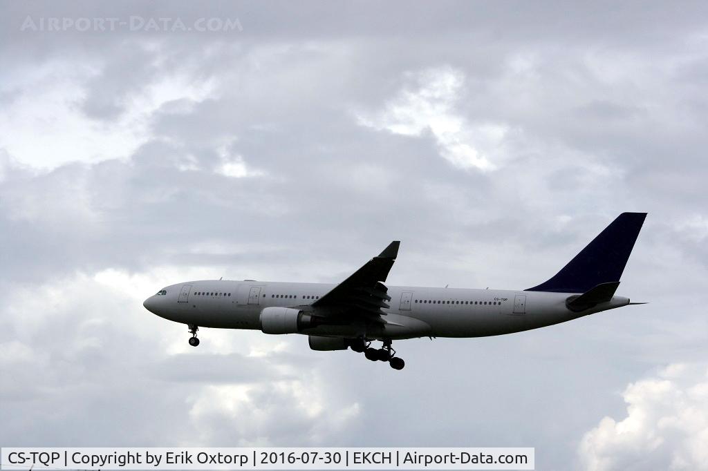 CS-TQP, 1998 Airbus A330-202 C/N 211, CS-TQP landing rw 22L