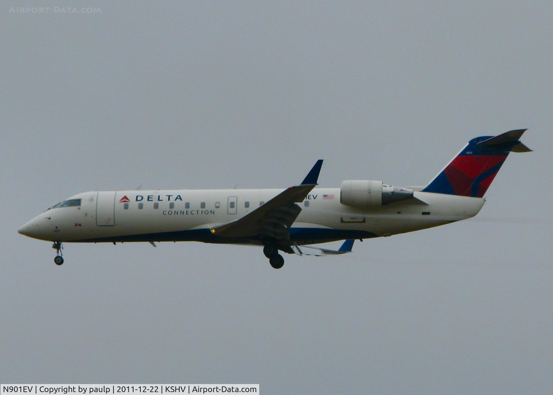 N901EV, 2002 Bombardier CRJ-200ER (CL-600-2B19) C/N 7616, At Shreveport Regional.